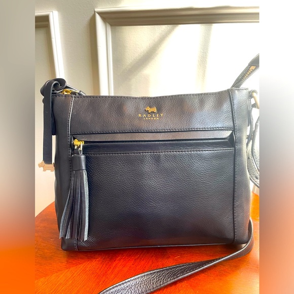 RADLEY LONDON Handbags - Radley London Postman’s Park top zip leather crossbody bag